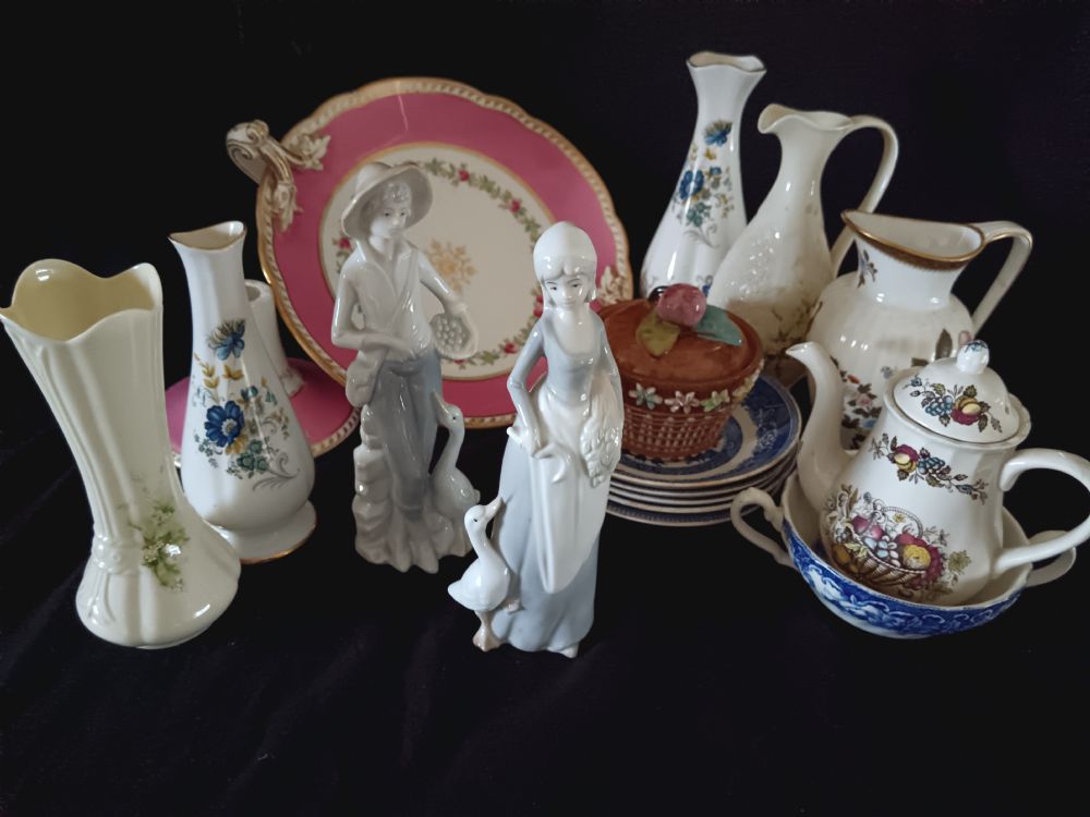 Assorted China & Porcelain at Dolan's Art Auction House