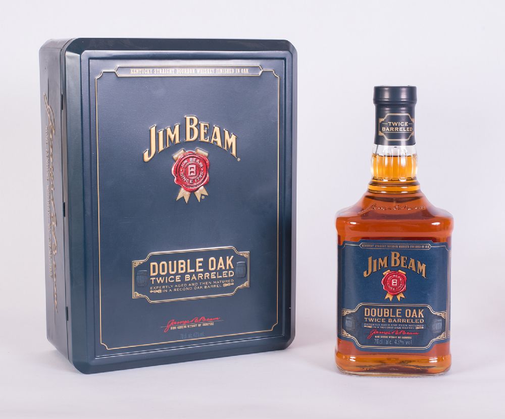 Jim Beam Double Oak Bourbon Whiskey & 2 Whiskey Glasses | Dolan\'s Art  Auction House, Ireland